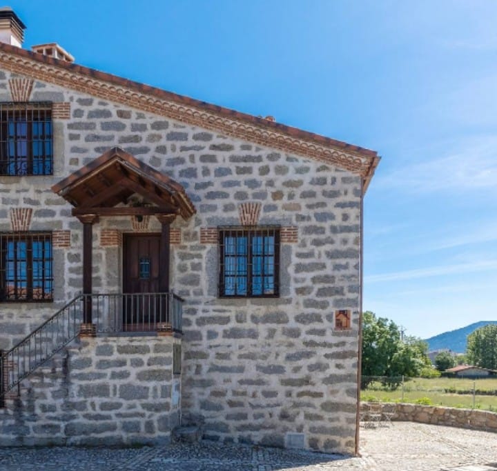 Bienvenidos a la Casa Rural La Bodega de Gredos en Navaluenga