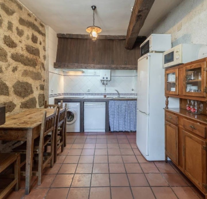 Cocina de la casa rural La Bodega de Gredos en Navaluenga